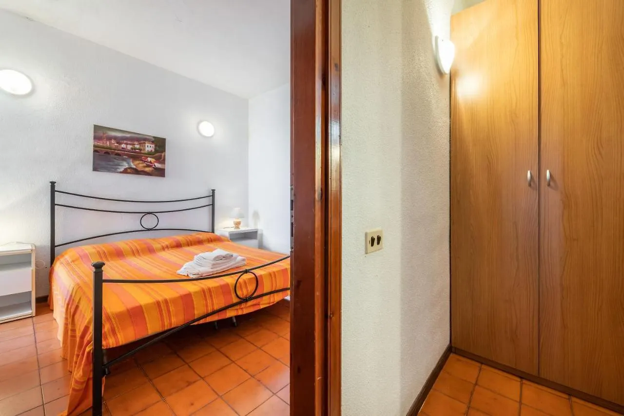 Ferienwohnung Accu Is Prezzus C Fronte Mare Villasimius