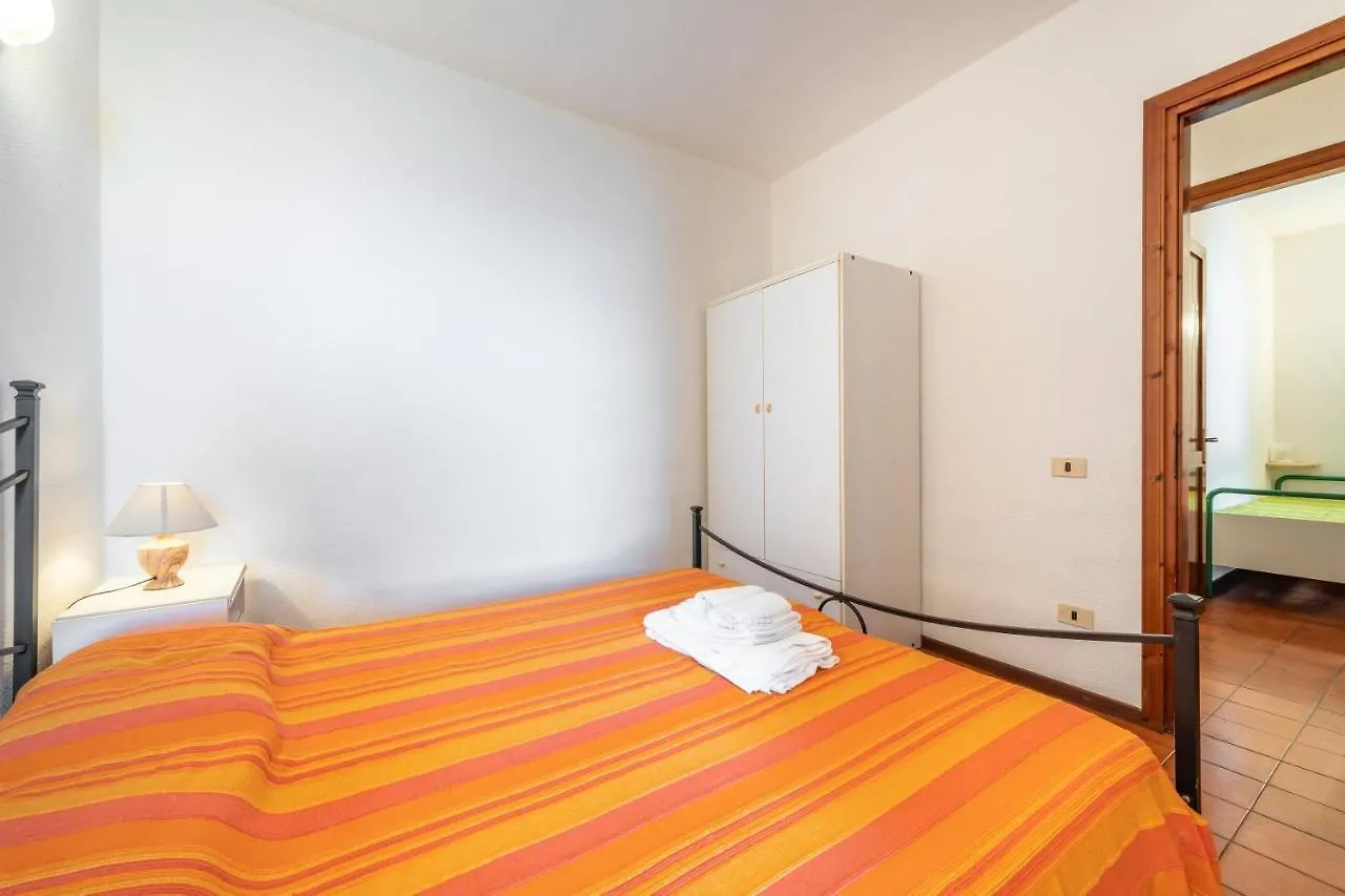Ferienwohnung Accu Is Prezzus C Fronte Mare Villasimius